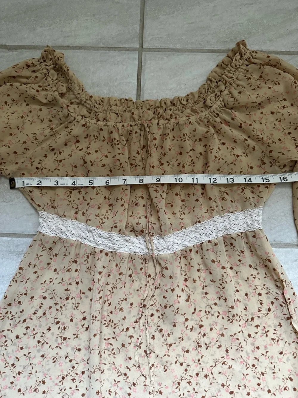 Guess Jeans Boho Peasant Blouse Cottagecore Whimsical Cream Lace Trim Size S - Picture 9 of 11